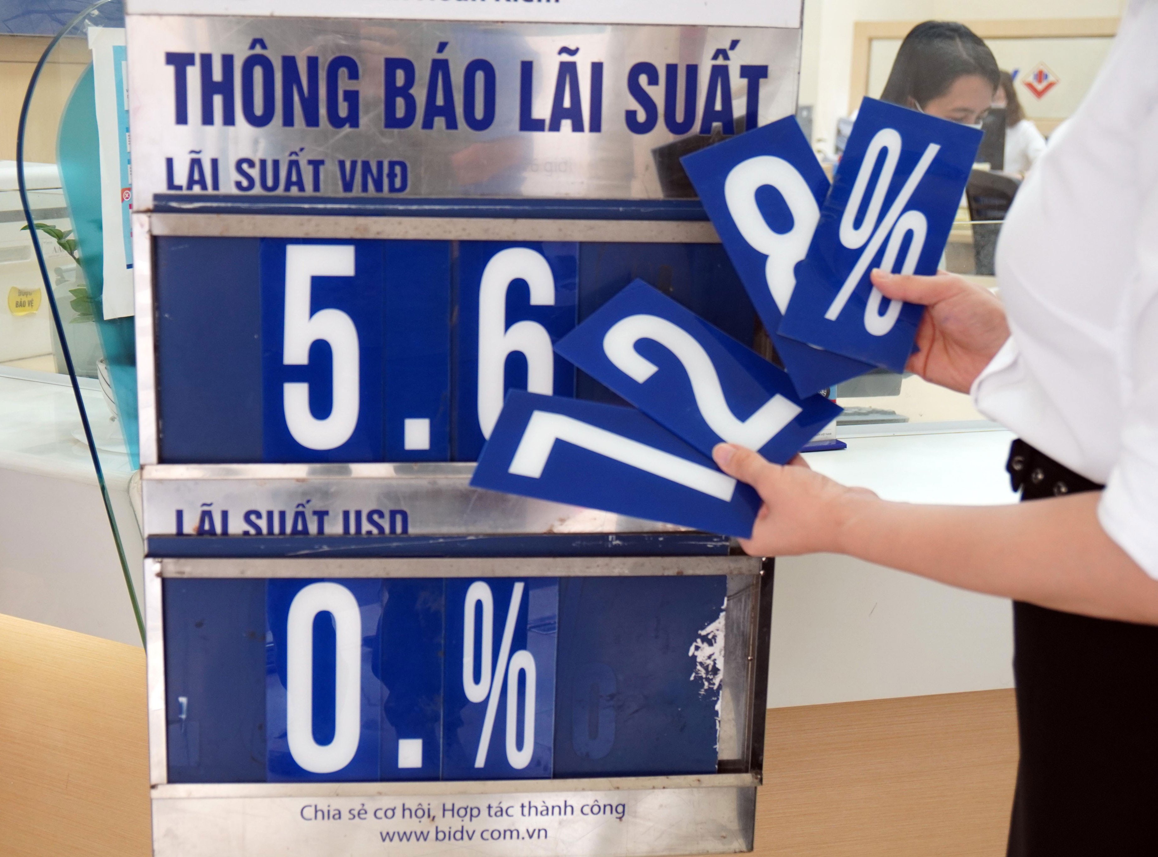 Trần lãi suất là điều kiện hết sức cần thiết với những người đi vay 
