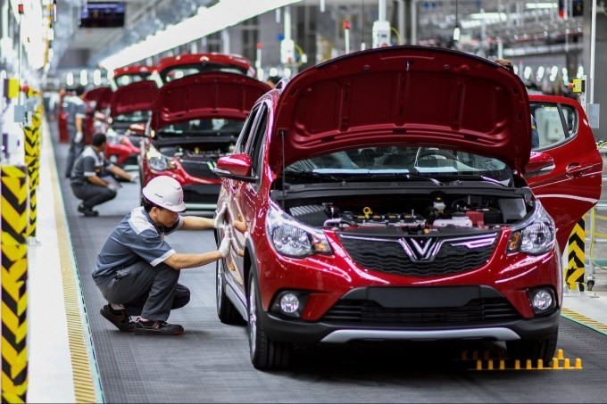 
VinFast đã đề cập đến thông tin rằng 60% linh kiện xe điện của hãng được cung cấp bởi nhà sản xuất tại Việt Nam
