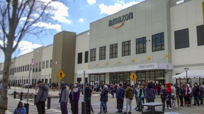 
Amazon nỗ lực cắt giảm chi phí bằng cách sa thải lượng lớn nhân sự
