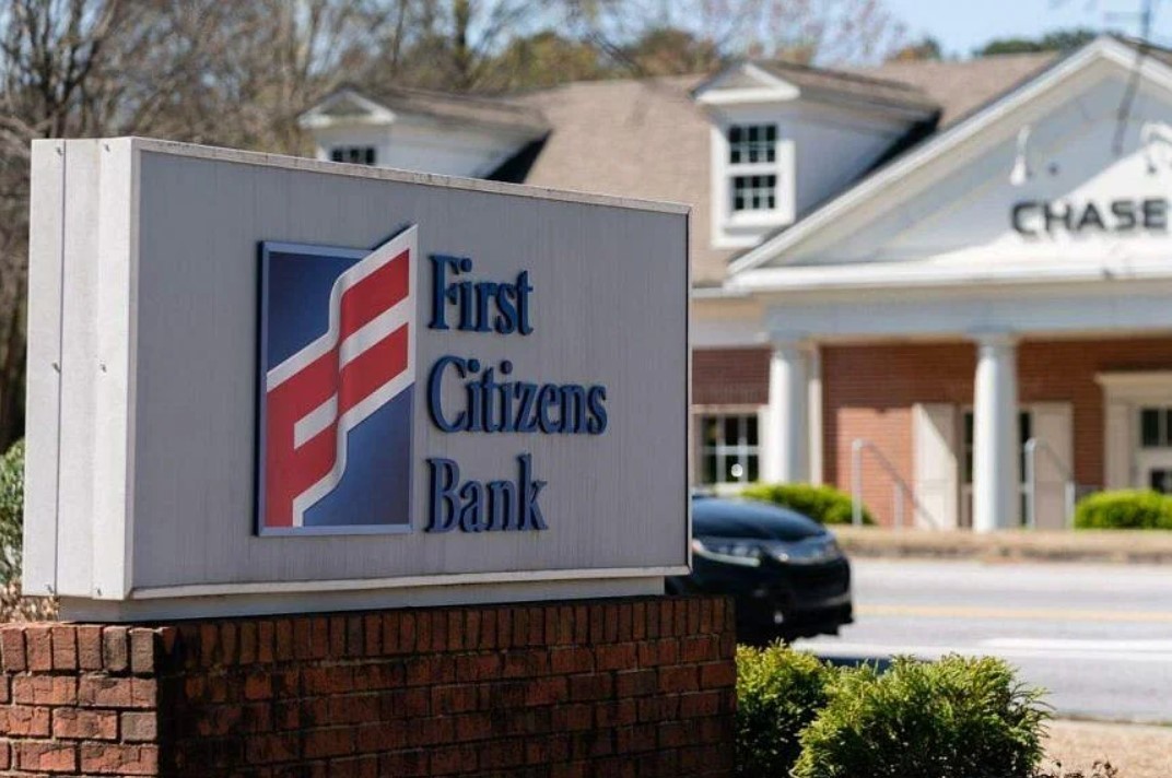 
First Citizens đồng ý mua lại 72 tỷ USD tài sản của SVB
