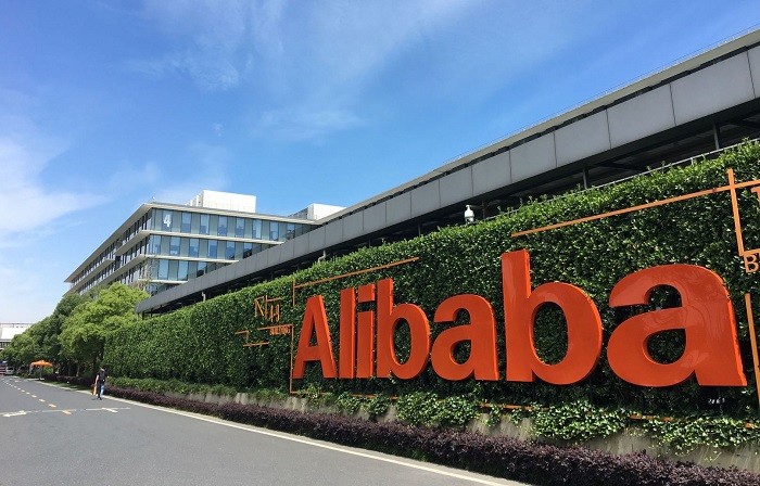 
Cổ phiếu Alibaba niêm yết tại Hong Kong tăng ngay sau khi công ty công bố cạnh tranh với ChatGPT&nbsp;
