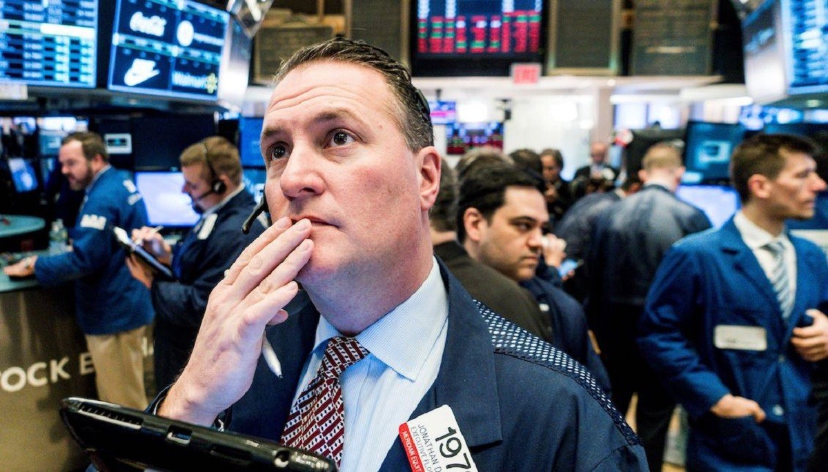 
Dow Jones rớt mốc quan trọng 30.000 điểm
