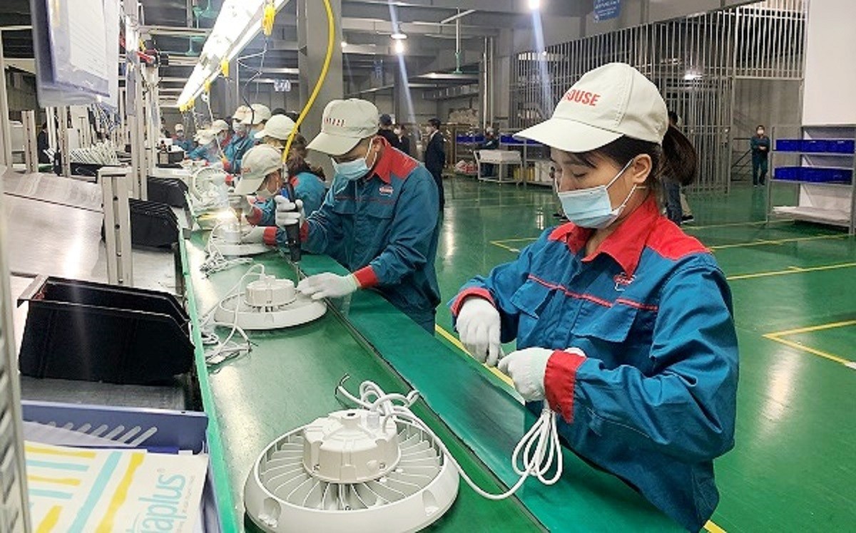 

Các chuyên gia cho biết, FDI công nghệ cao sẽ thúc đẩy GDP của Việt Nam theo hai cách đó là nâng cao thu nhập
