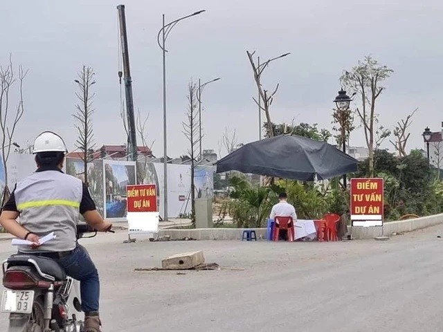 
Thu nhập lao dốc, không có nguồn hàng để bán hoặc bán mãi không được cũng là những rào cản khiến cho nghề môi giới bất động sản
