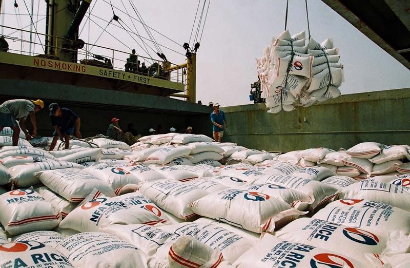 <em>Quý 3/2022, bình quân mỗi tháng nước ta xuất khẩu 600 nghìn tấn gạo</em>