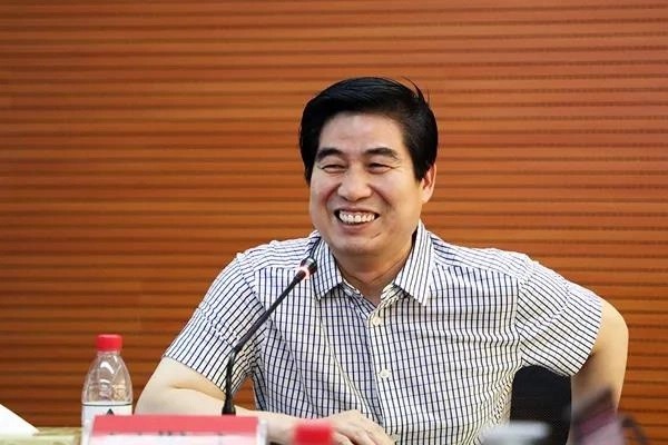 Viễn Cần Sơn chính là người đứng đầu của Tập đoàn Dayun