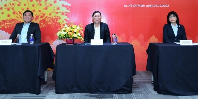 
Phó Chủ tịch HĐQT, Tổng Giám đốc cho biết KIDO - ông Trần Lệ Nguyên (ở giữa)
