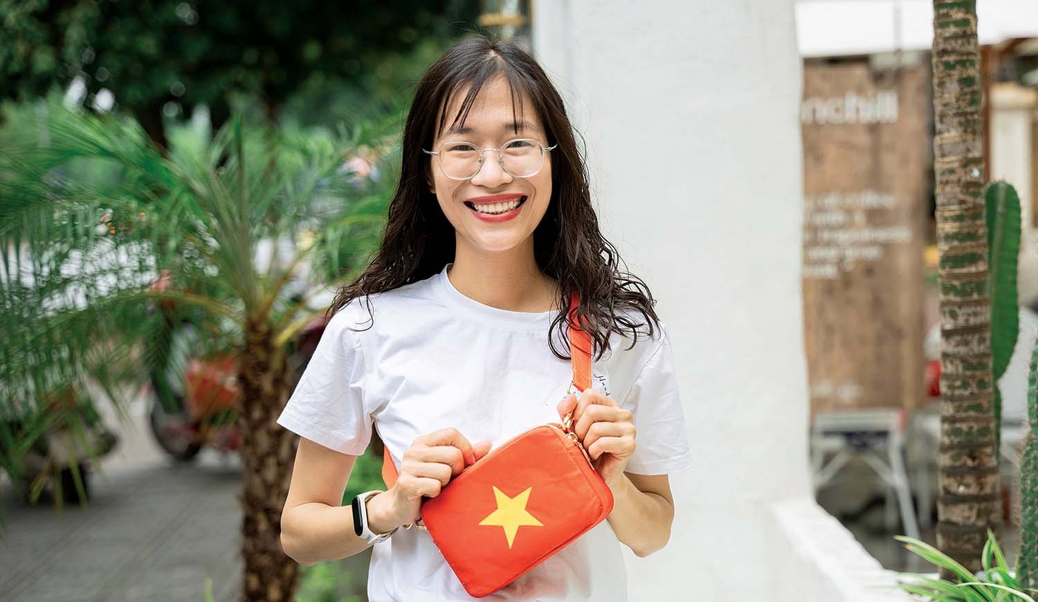 
Chia sẻ về quá trình khởi nghiệp từ những sản phẩm làm bằng tay, Hải Yến cho biết, ý tưởng thành lập một shop handmade nhỏ xinh đã được cô gái đến từ Bắc Giang nuôi dưỡng từ khi còn là sinh viên của Đại học Lao động xã hội
