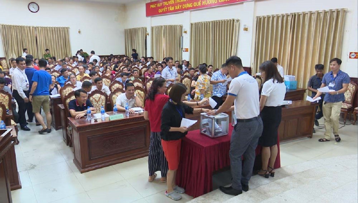 Các phiên đấu giá đất "bỗng" đội lên 5 - 10 lần