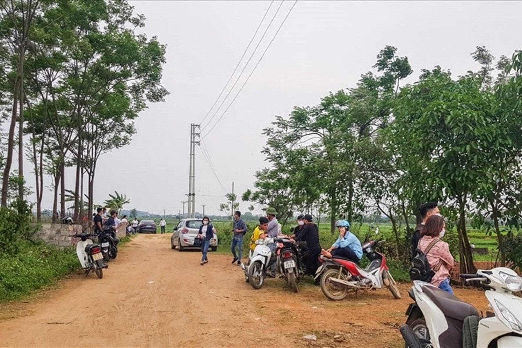 
Đầu tư lướt sóng bất động sản lúc nào cũng có dù ở miền Bắc hay miền Nam, có dịch hay không có dịch thì vẫn luôn tồn tại
