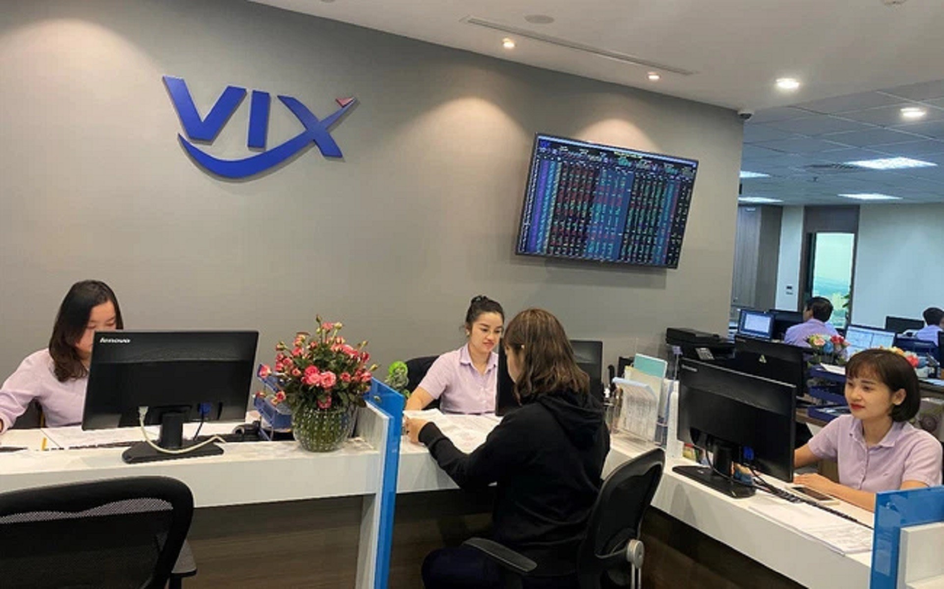 

Chứng khoán VIX tiền thân là Công ty Cổ phần Chứng khoán Vincom được thành lập vào ngày ngày 10 tháng 12 năm 2007 với tổn vốn điều lệ là 300 tỷ đồng
