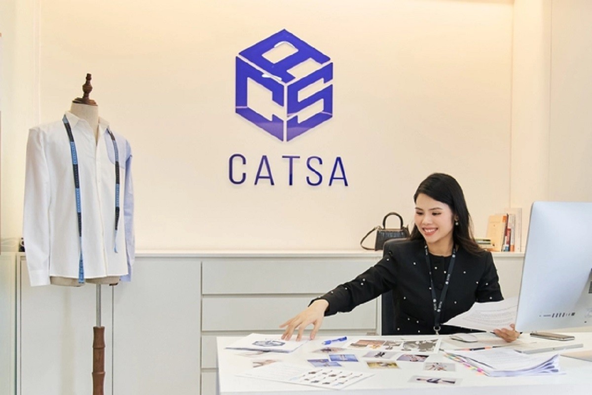 
Nói về nền tảng để CATSA có thể làm nhượng quyền, chị Cát Linh cho hay, đơn giản là ngay từ đầu chị đã xây dựng CATSA bởi vì muốn làm nhượng quyền chứ không phải vì đam mê kinh doanh thời trang
