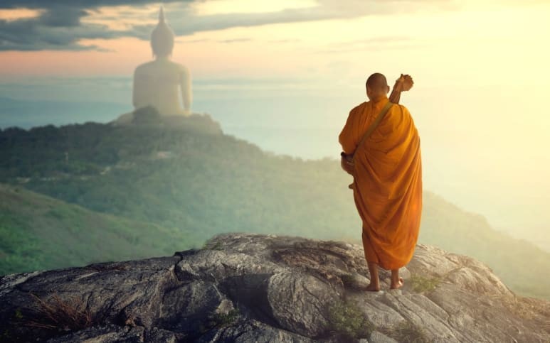 Khổ tự nhiên giống như đói quá, no quá hay lạnh quá,... những ai sinh ra trên đời từ Phật tử cho đến chúng sinh thì đều phải có. Có thể thấy, khổ này là cực kỳ quý giá và đó chính là món quà mà tạo hóa đã ban tặng cho mỗi người