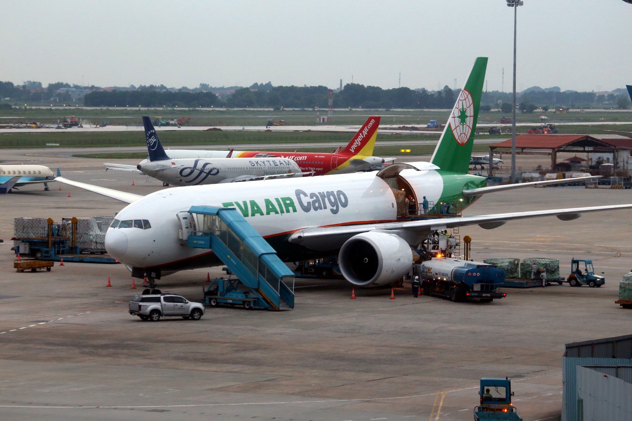 
Bộ Giao thông vận tải mới đây đã có báo gửi Thủ tướng Chính phủ về việc Công ty CP IPP Air Cargo của vợ chồng tỷ phú Johnathan Hạnh Nguyễn đã xin dừng cấp giấy phép bay
