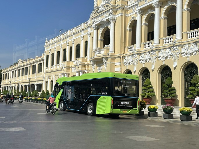 
Tuyến có tần suất hoạt động 20 phút/chuyến, dịch vụ xuyên suốt từ 5h đến 21h15 hàng ngày.
