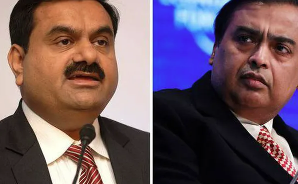 
Trong khi Ambani (65 tuổi) là thừa kế tập đoàn Reliance từ cha mình thì tỷ phú Adani (60 tuổi) lại là 1 tỷ phú tự thân
