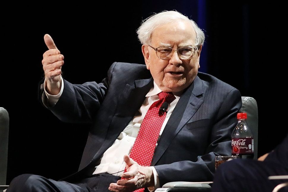 
Theo Joe Hart, một trong những điều tuyệt vời nhất ở tỷ phú Warren Buffett đó là, ông luôn tích cực học hỏi ở mọi lúc mọi nơi, đó cũng chính là bí quyết đưa ông đến thành công như hiện tại
