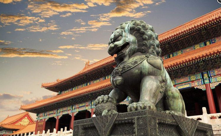 
Tử Cấm Thành hay còn được gọi là Cố cung, là công trình xây dựng đại diện cho lối kiến trúc truyền thống Trung Hoa, vừa mang nét thần bí lại vừa hấp dẫn vô cùng
