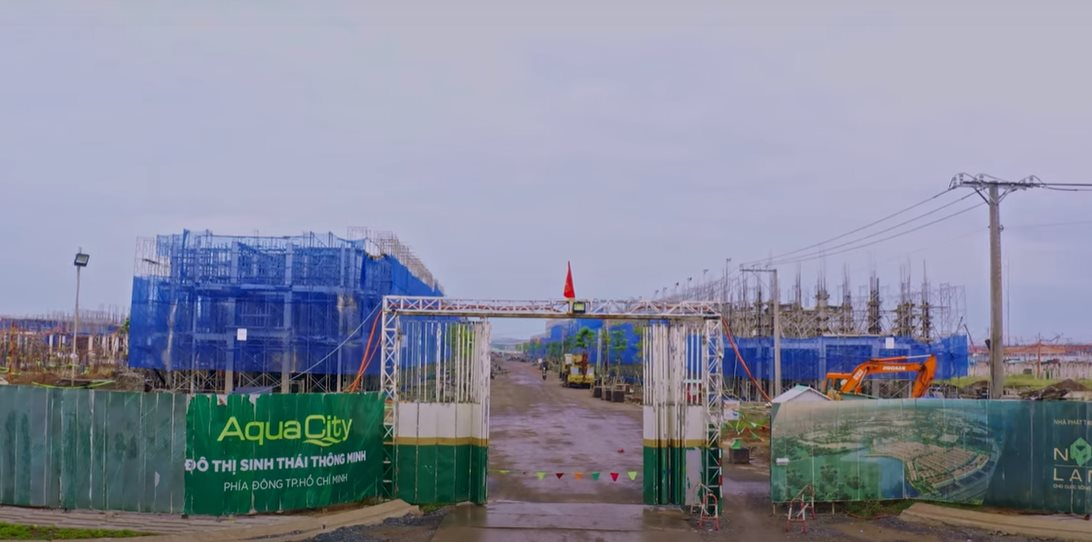 
Ông Bùi Thành Nhơn - Chủ tịch Novaland đã nêu ý kiến và mong muốn Thủ tướng chỉ đạo lựa chọn khu đô thị vệ tinh Aqua City (tỉnh Đồng Nai) để làm dự án thí điểm tháo gỡ khó khăn
