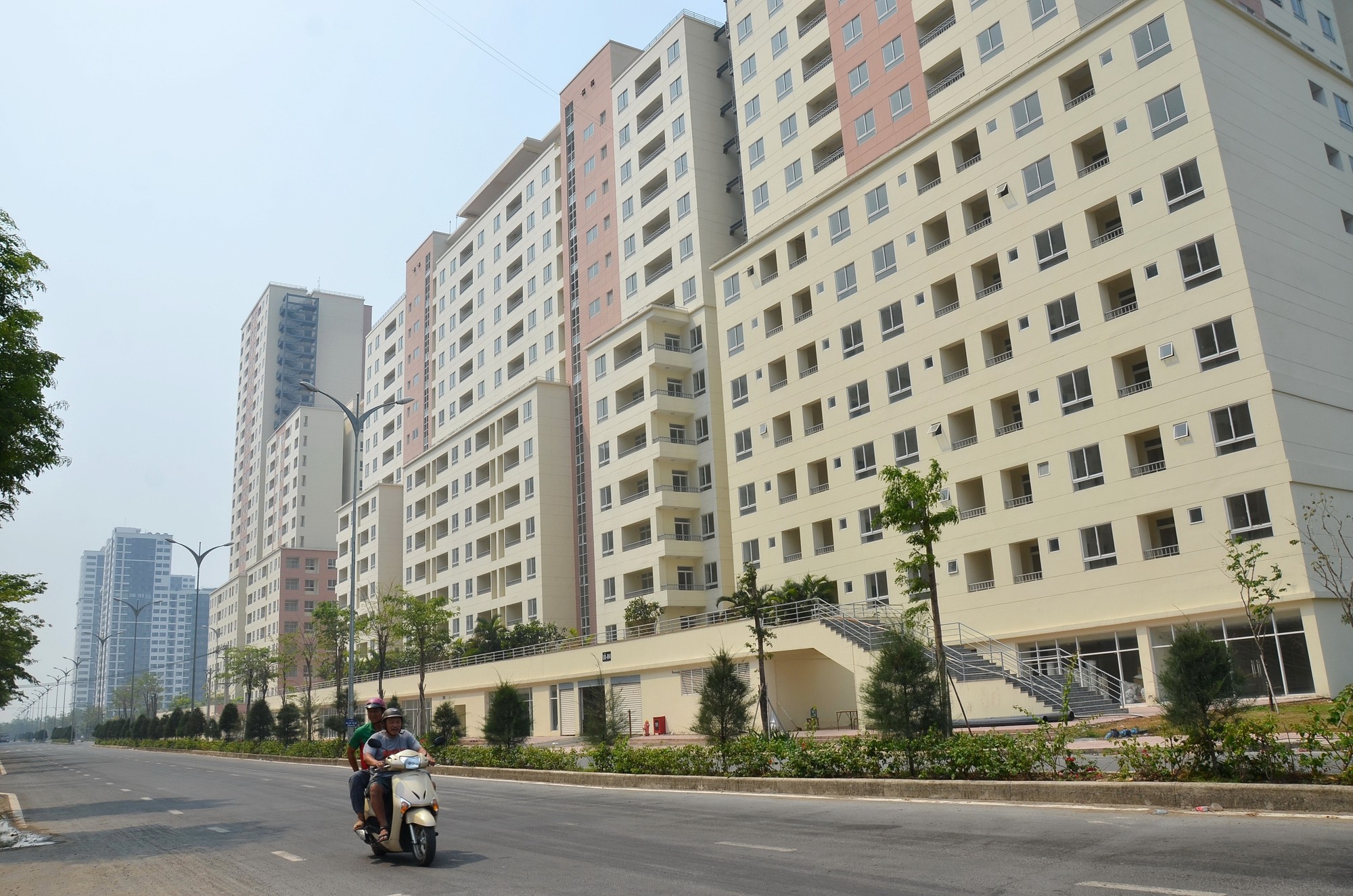 Những người có thể mua nhà ở xã hội là những người vẫn chưa có nhà thuộc sở hữu của mình, chưa được mua, thuê hoặc thuê mua nhà ở xã hội và chưa được hưởng chính sách hỗ trợ nhà ở và đất dưới mọi hình thức ở nơi sinh sống, học tập. Ảnh minh họa