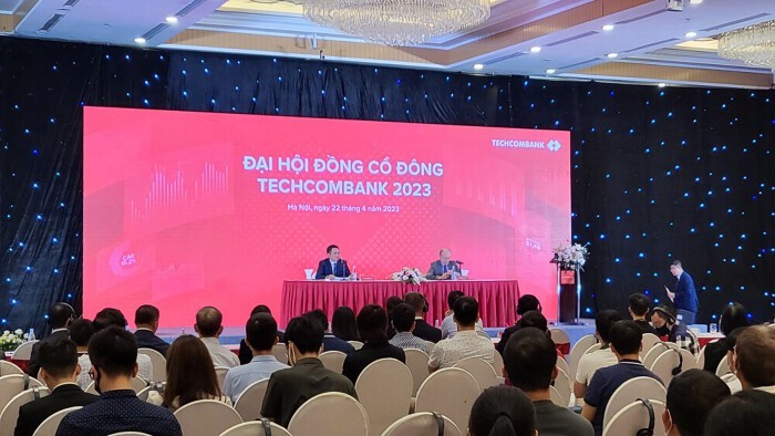 
Liên quan đến vấn đề này, Chủ tịch HĐQT Hồ Hùng Anh cho biết, ban lãnh đạo ngân hàng Techcombank đã có nhiều phương án đối với kế hoạch kinh doanh năm 2023
