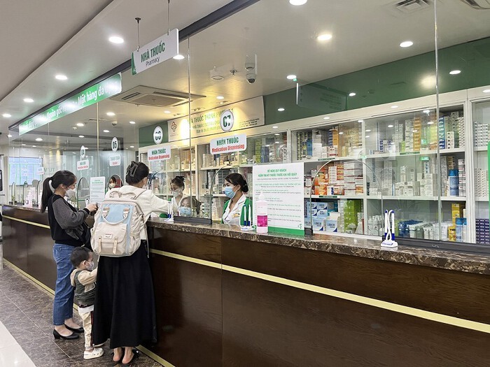 
Chứng khoán Rồng Việt (VDSC) nhận định trong báo cáo phân tích ngành dược hồi cuối tháng 3 rằng, thị phần kênh OTC (kênh bán lẻ ở tiệm thuốc) sẽ bị thu hẹp. Ảnh minh họa
