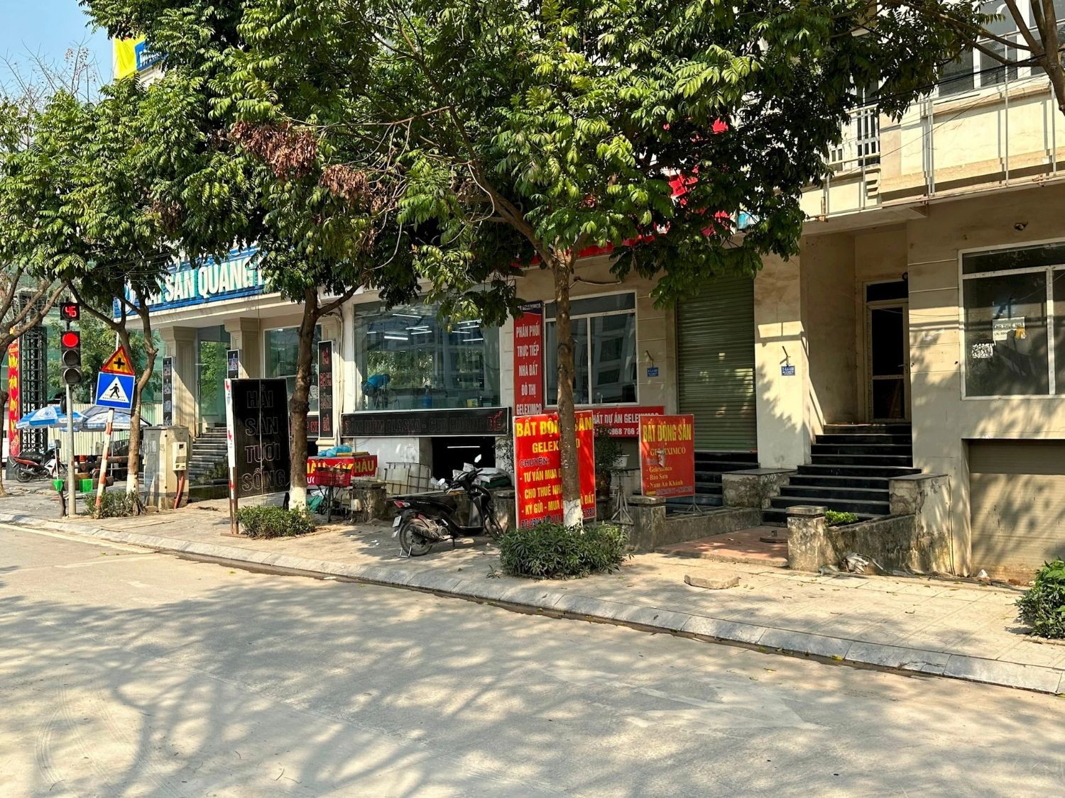 
Trong bối cảnh kinh tế chung còn nhiều khó khăn, không chỉ giá shophouse liên tục giảm ở nhiều nơi mà còn bị rơi vào tình trạng vắng khách thuê. Ảnh minh họa
