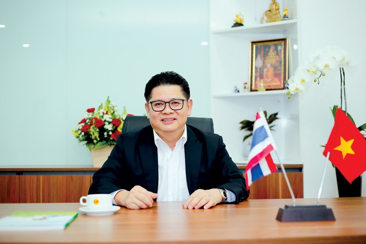 
Bằng tài năng của mình, ông Montri Suwanposri giúp công ty C.P. Việt Nam luôn giữ vị thế top đầu các doanh nghiệp phát triển vững mạnh, đồng thời nắm giữ vị thế số một trong ngành chăn nuôi. Ảnh: minh họa
