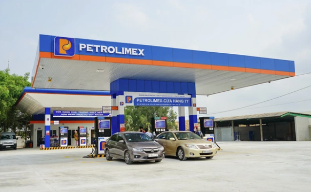 
Tập đoàn Xăng dầu Việt Nam - Petrolimex hiện nay được hình thành thông qua việc cổ phần hóa và tái cấu trúc Tổng công ty Xăng dầu Việt Nam
