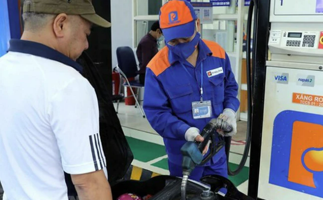 Mới đây, Công ty Cổ phần Chứng khoán MB (MBS) đã có cập nhật báo cáo về hoạt động kinh doanh trong 6 tháng đầu năm nay của Tập đoàn xăng dầu Việt Nam (Petrolimex, mã chứng khoán: PLX). Ảnh minh họa