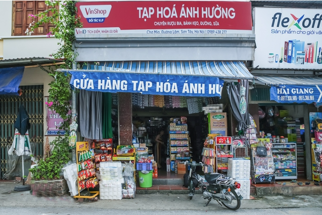 
Sau 2 năm ngắn ngủi, VinShop đã thành công đưa hơn 10 vạn tạp hóa Việt có thể “lên đời công nghệ”, được xem là một cú hích quan trọng giúp thúc đẩy ngành bán lẻ truyền thống đi nhanh hơn trên chặng đường số hóa
