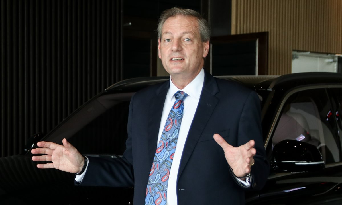 
Ngày 16/11, Hội đồng quản trị của Ceer đã tiến hành bổ nhiệm ông James DeLuca – người được biết đến là vị CEO đầu tiên của hãng xe VinFast – trở thành Giám đốc điều hành của công ty này
