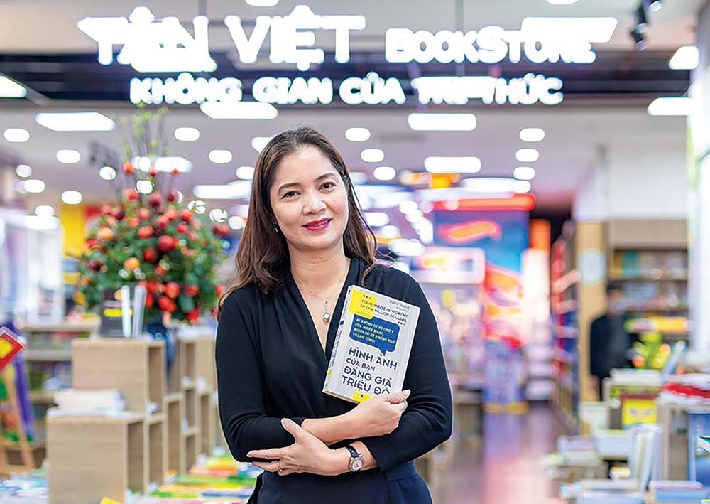 
CEO Tân Việt Books hiện tại cảm thấy vô cùng tự hào khi các con của mình đều ngoan và trưởng thành, là những học sinh và sinh viên ưu tú
