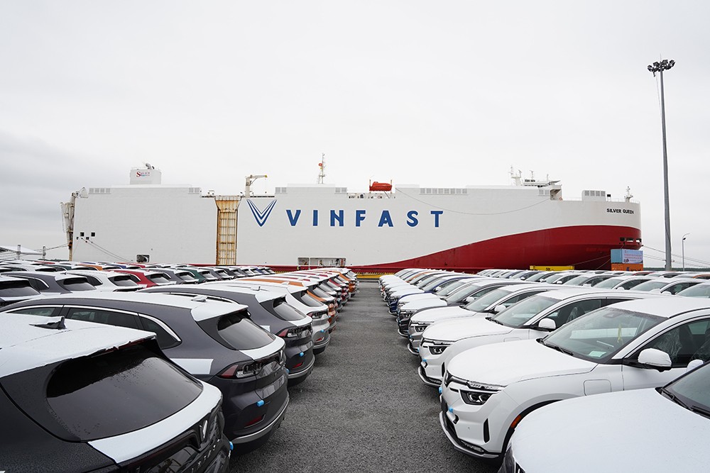 
Ngày 25/11/2022, dưới sự chứng kiến của Thủ tướng Phạm Minh Chính, VinFast đã chính thức xuất khẩu ô tô điện sang Mỹ

