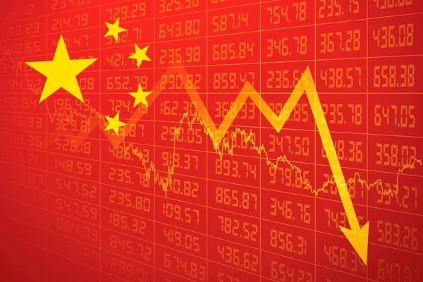 Đại dịch Covid-19 khiến đà tăng trưởng của nền kinh tế Trung Quốc giảm mạnh từ tháng 4 tới tháng 12.