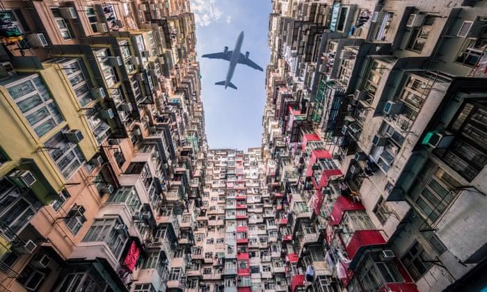 Giá nhà quá cao, người dân Hong Kong chấp nhận sống ở chung cư ma, phong thuỷ kém - ảnh 1