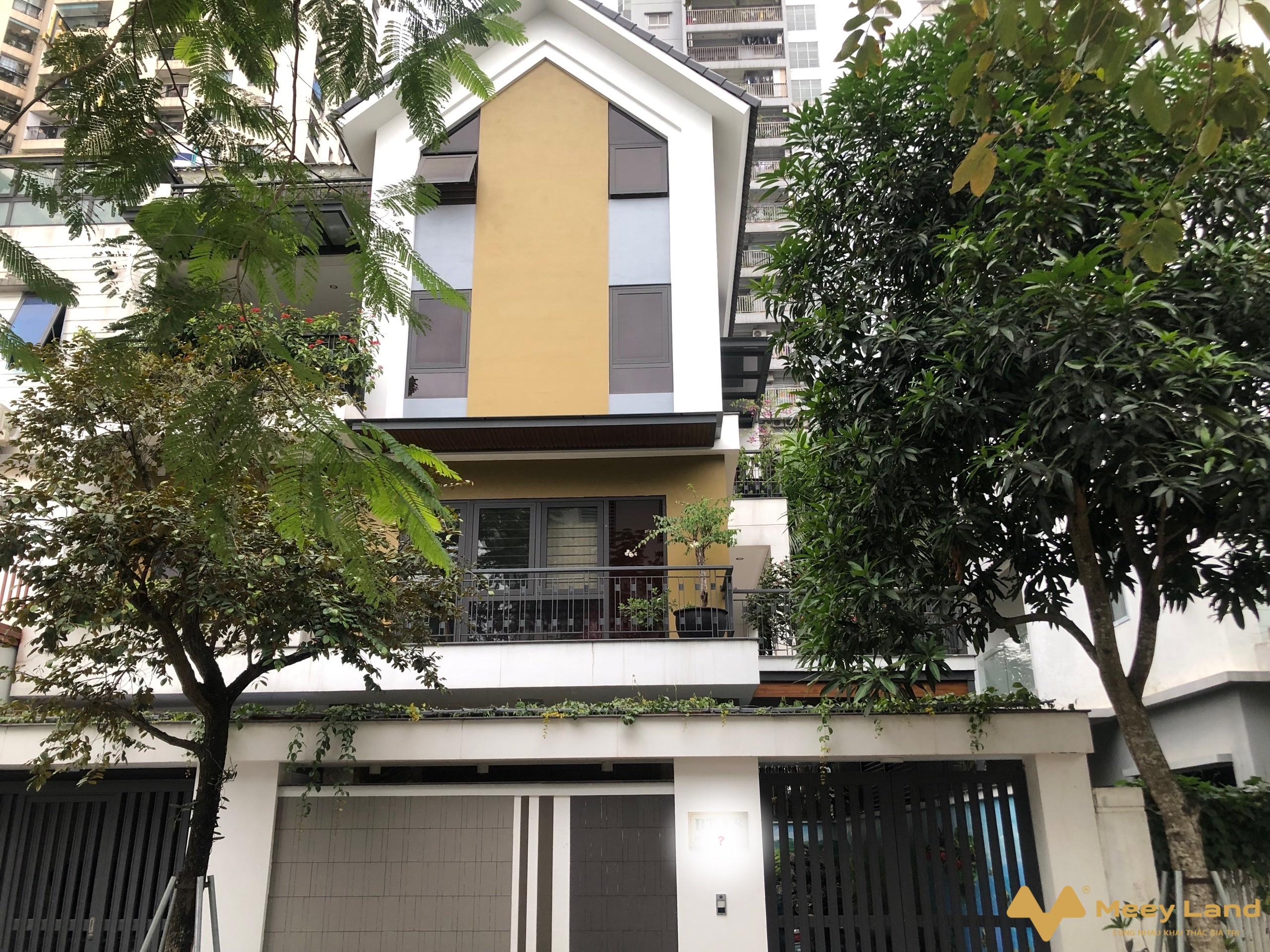 Продаётся дом, 4 спальни, 191 м², Nam Từ Liêm