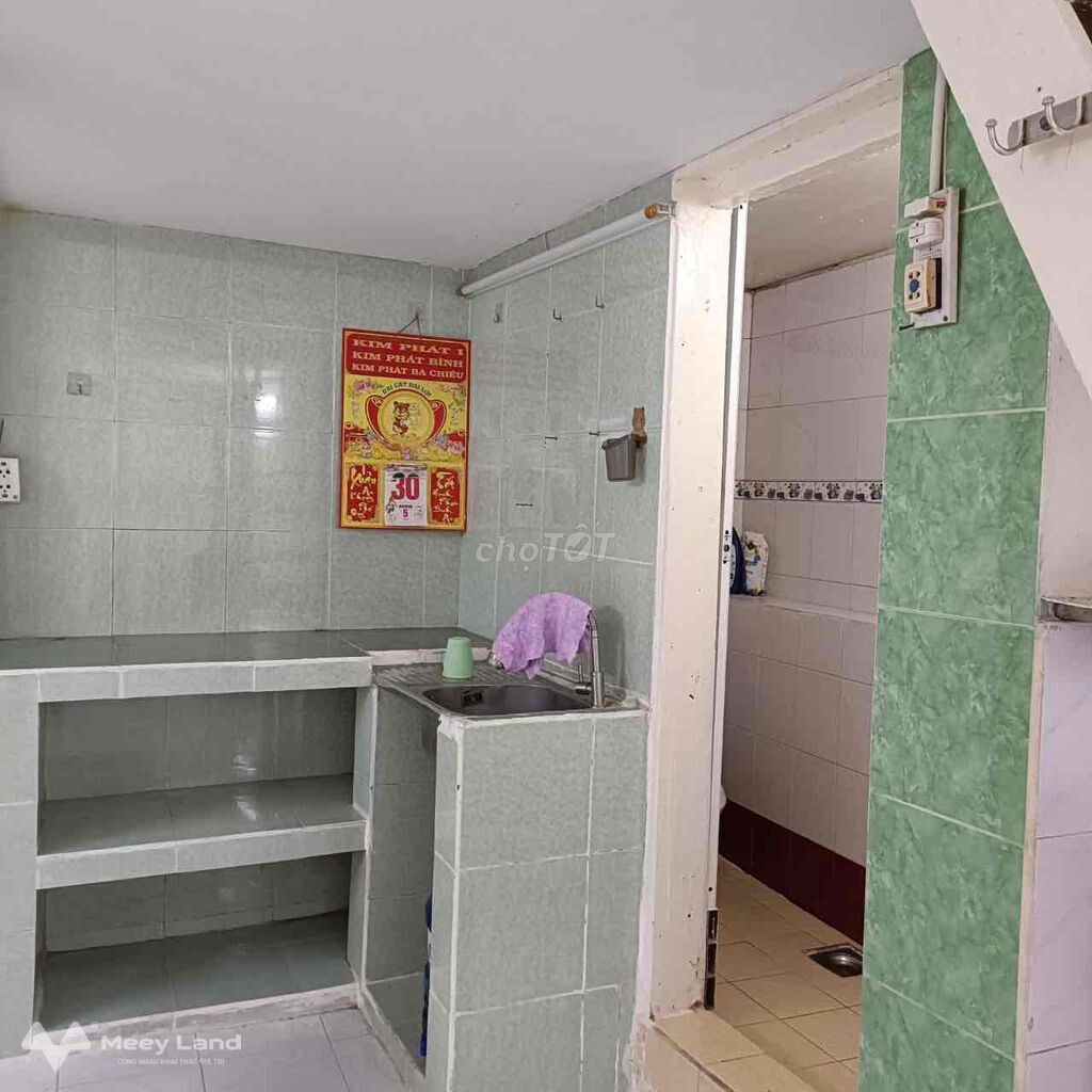 Cho thuê căn hộ + gác lửng 34m2 giá rẻ trung tâm phường Nguyễn Cư Trinh, quận 1-02