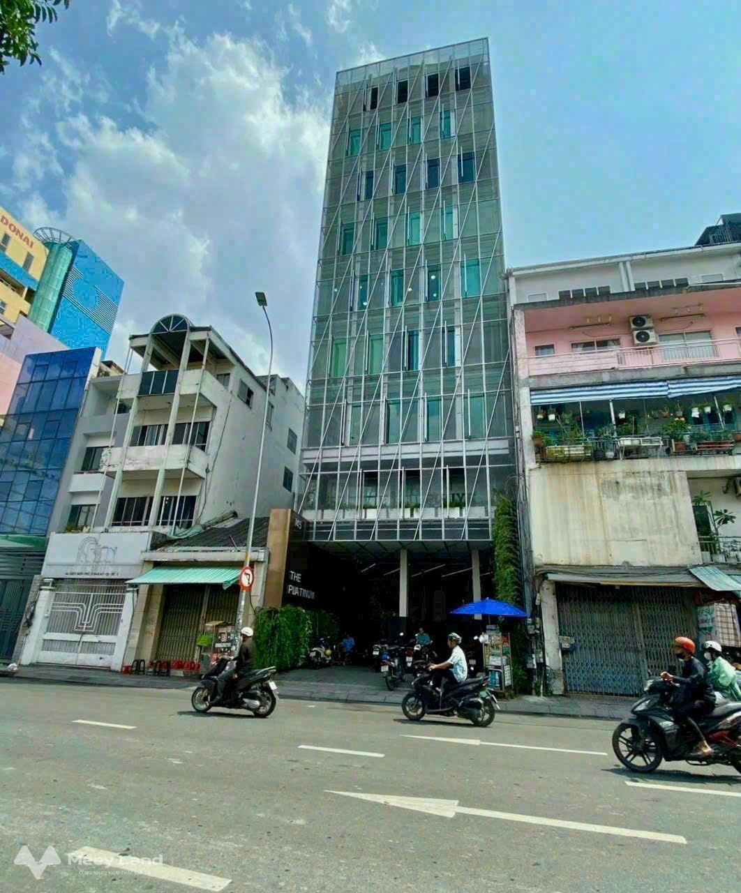 Bán gấp toà nhà mặt tiền thương hiệu Điện Biên Phủ, quận 1 hầm + 9 tầng tự khai thác 500 triệu/tháng