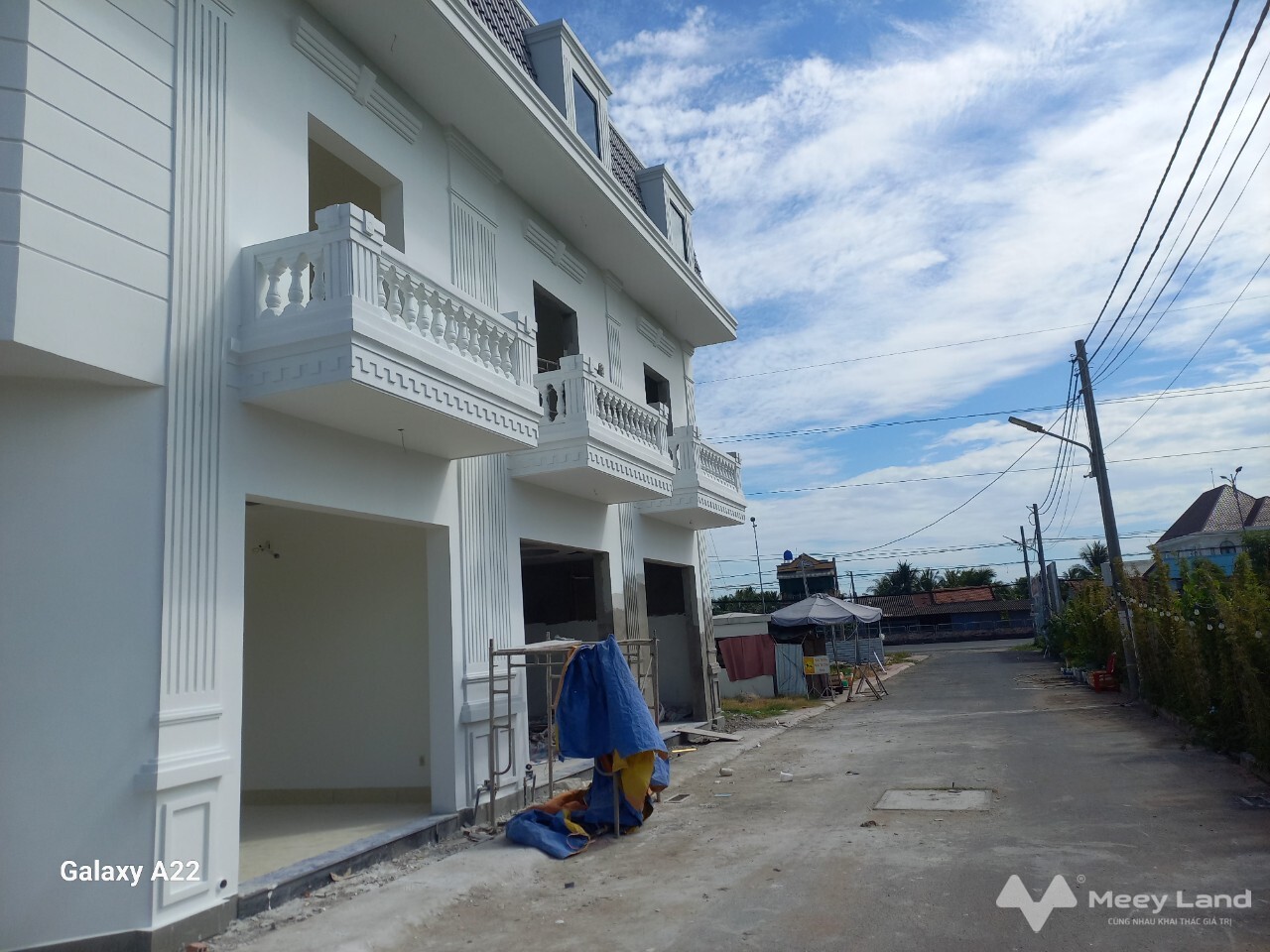 Bán nhà 1 trệt 1 lầu mới xây mặt tiền Quốc lộ 1A gần ngã tư Lương Phú-02