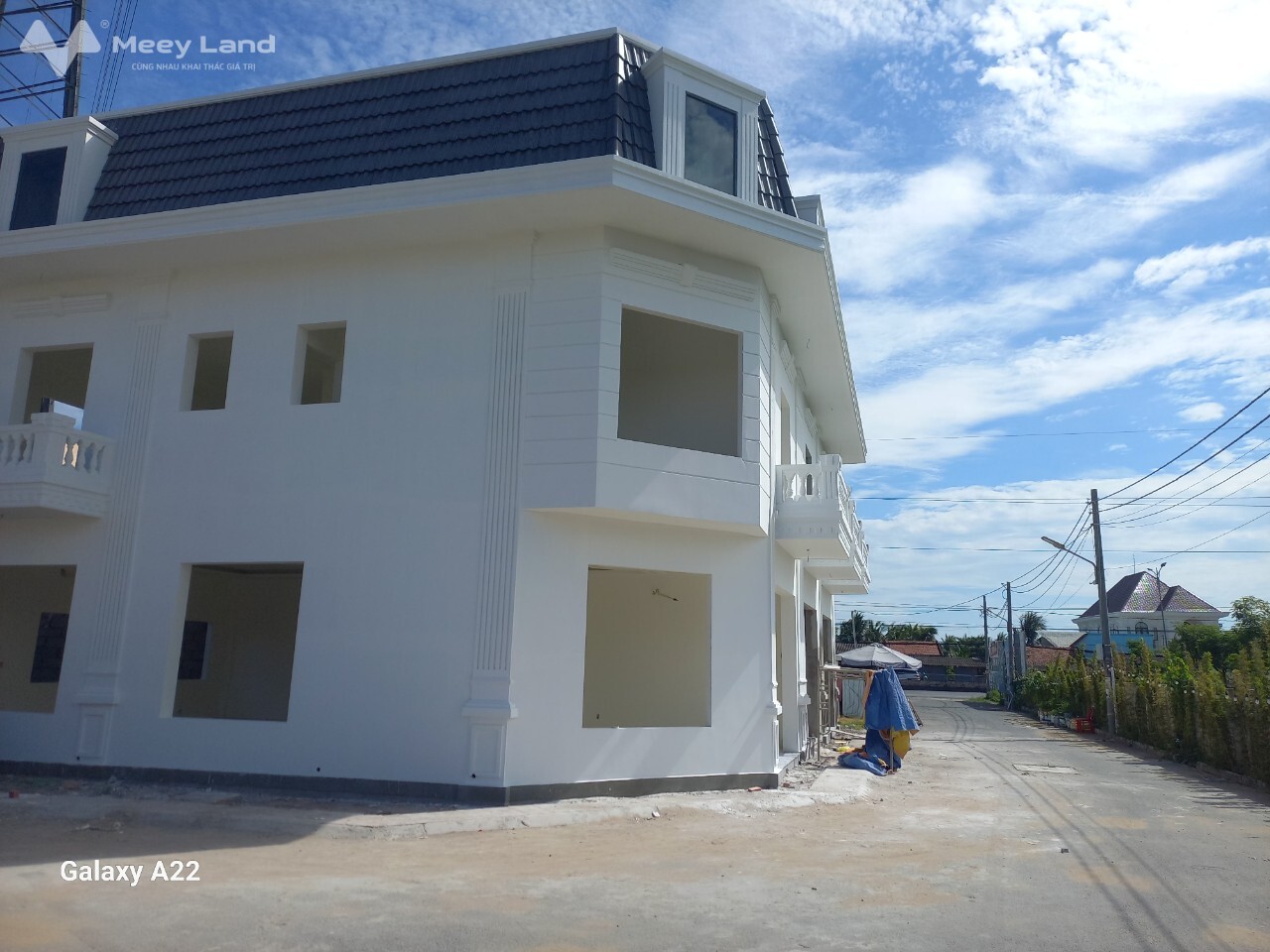 Bán nhà 1 trệt 1 lầu mới xây mặt tiền Quốc lộ 1A gần ngã tư Lương Phú-03
