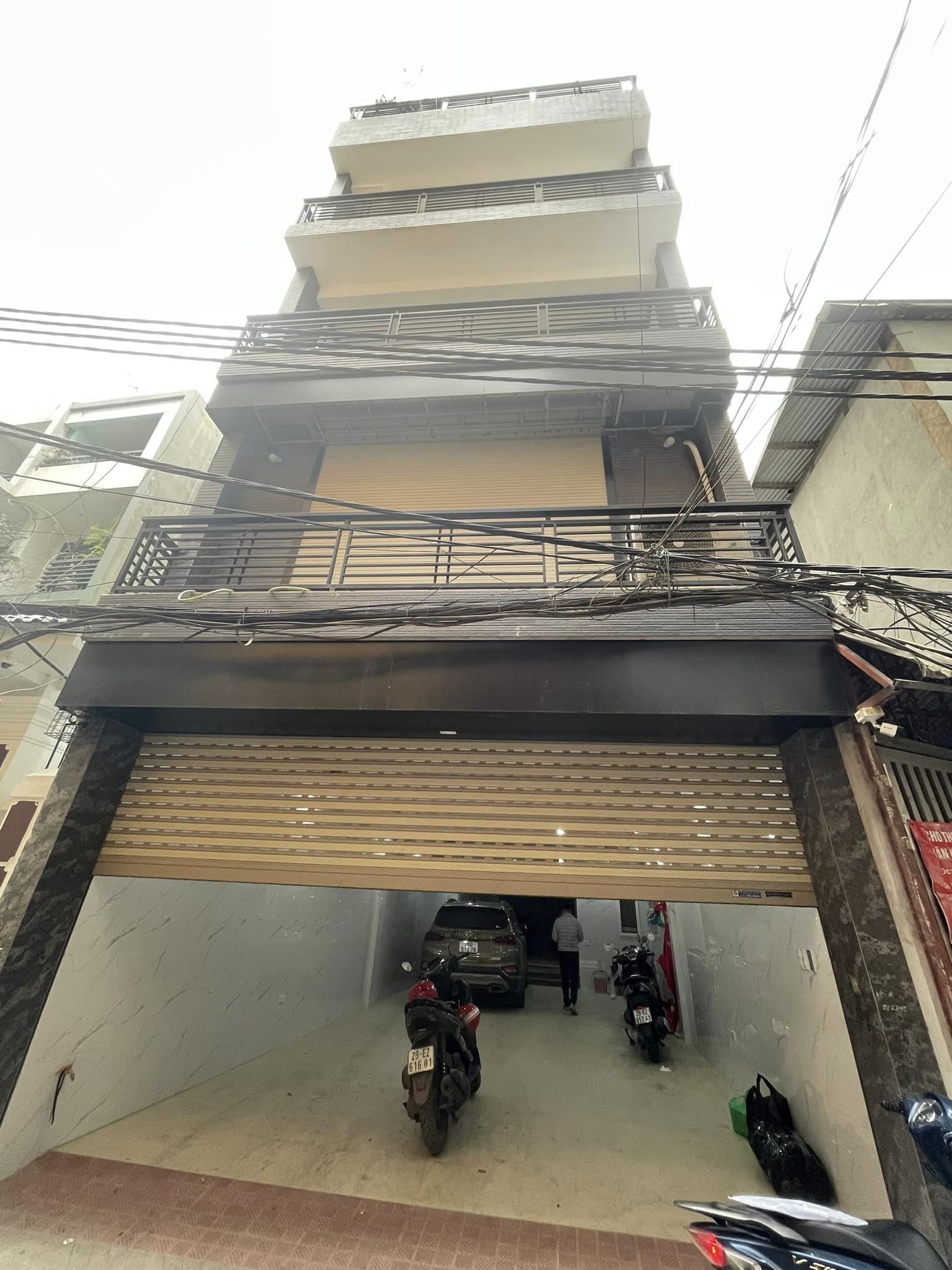 Bán nhà phố Thái Hà, 4 ô tô cất trong nhà, 7 tầng thang máy - Cách 1 nhà ra phố-01