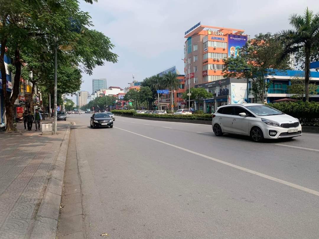 Bán nhà mặt phố Nguyễn Văn Cừ, Long Biên - 240m2 - mặt tiền 8.6m - 74 tỷ - Giá rẻ nhất khu vực-01