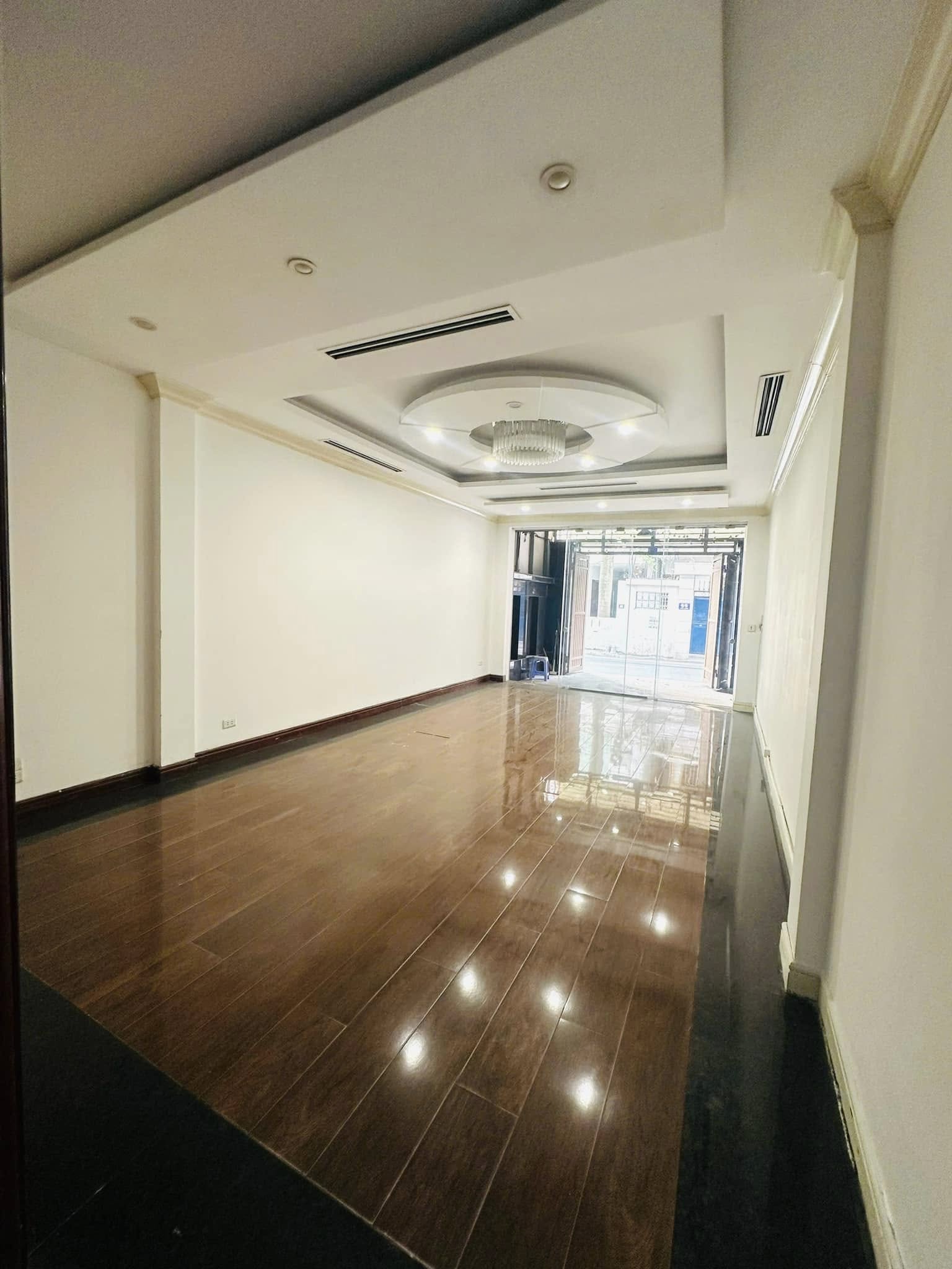 Продаётся дом, 8 спален, 100 м², Ba Đình
