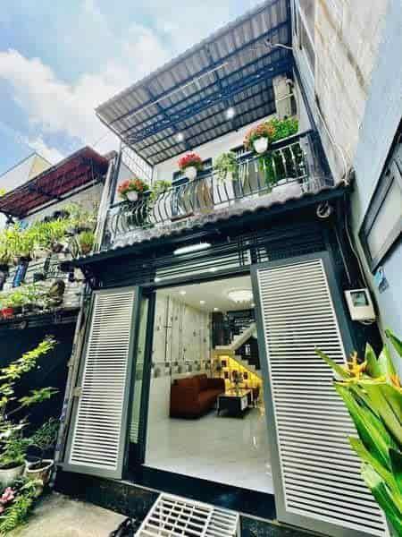 Продаётся дом, 2 спальни, 28 м², Bình Thạnh