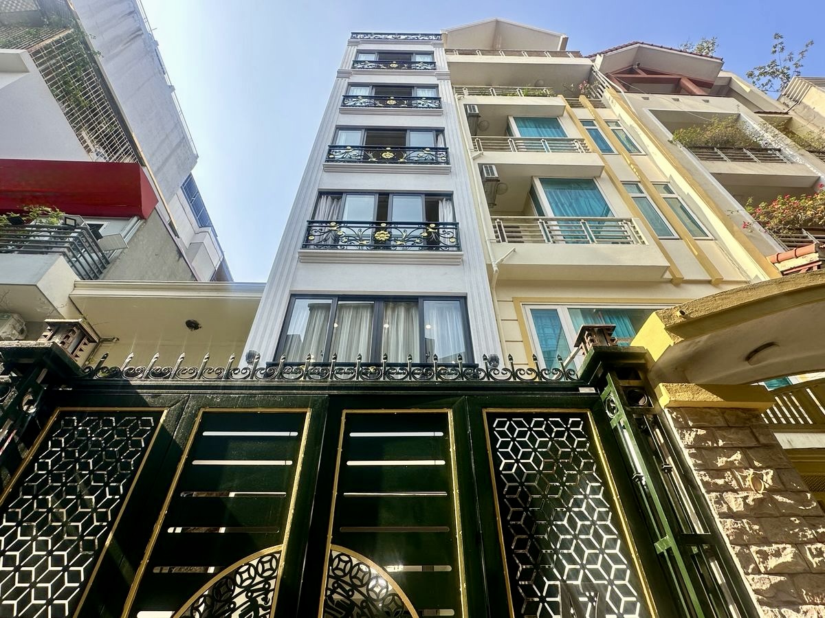 Продаётся дом, 10 спален, 71 м², Đống Đa