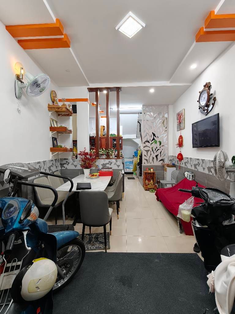 Bán nhà riêng, 2 PN, 40 m², Quận 11