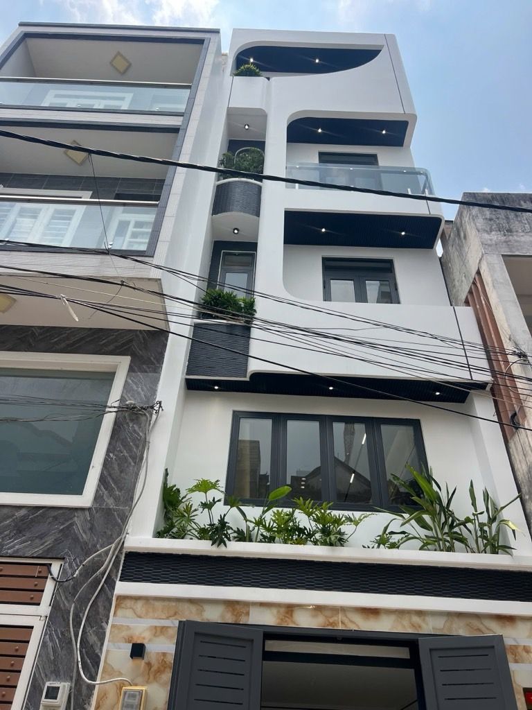 Продаётся дом, 5 спален, 57 м², Bình Tân