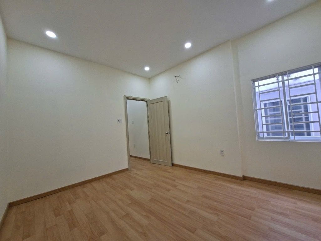 Продаётся дом, 3 спальни, 56 м², Quận 3