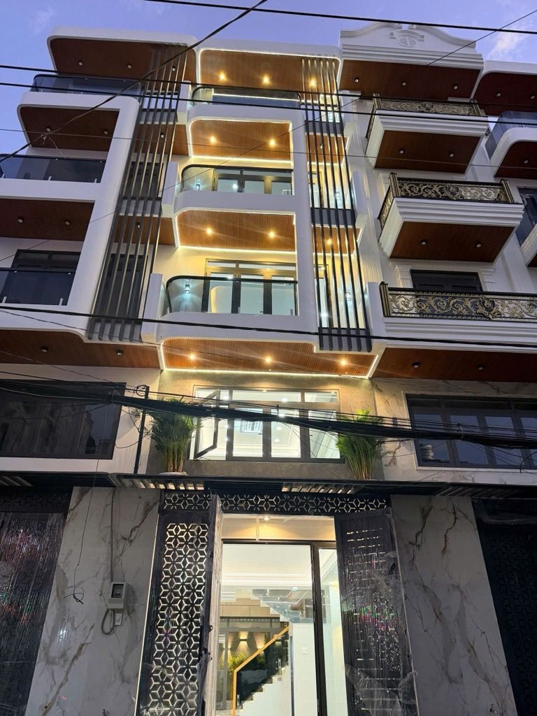 Продаётся дом, 4 спальни, 68 м², Bình Tân